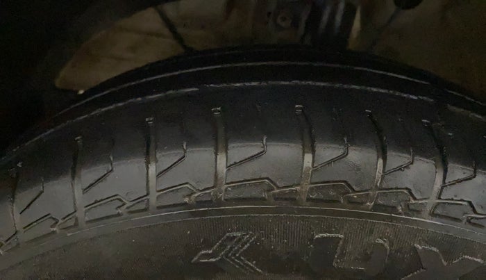 2020 Maruti Swift VXI, Petrol, Manual, 33,785 km, Left Front Tyre Tread
