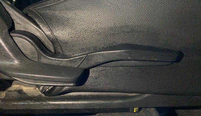 2020 Maruti Swift VXI, Petrol, Manual, 33,785 km, Driver Side Adjustment Panel