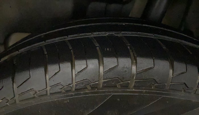 2020 Maruti Swift VXI, Petrol, Manual, 33,785 km, Left Rear Tyre Tread