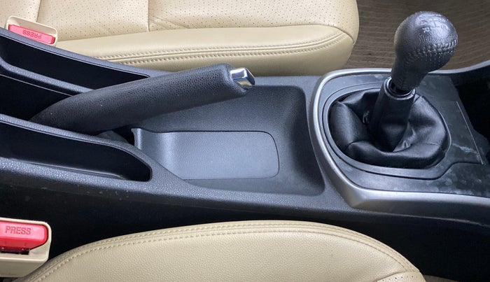 2016 Honda City VX MT PETROL, Petrol, Manual, 67,140 km, Gear Lever