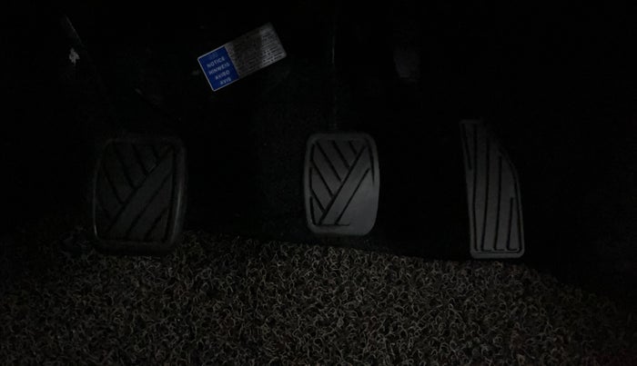 2021 Maruti Baleno DELTA PETROL 1.2, CNG, Manual, 81,137 km, Pedals
