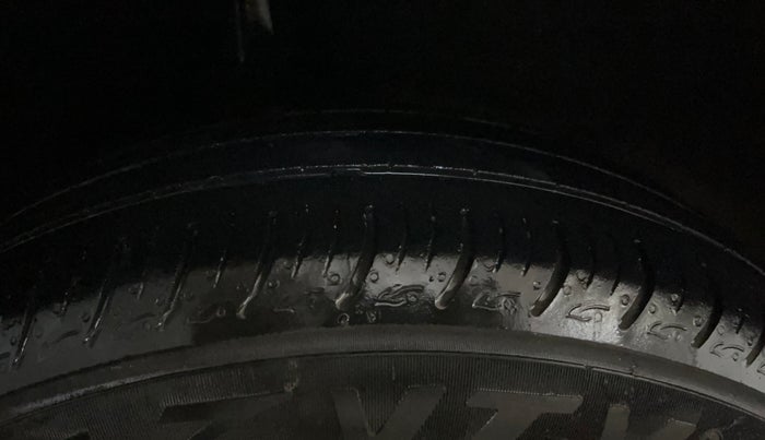 2021 Maruti Baleno DELTA PETROL 1.2, CNG, Manual, 81,137 km, Right Rear Tyre Tread