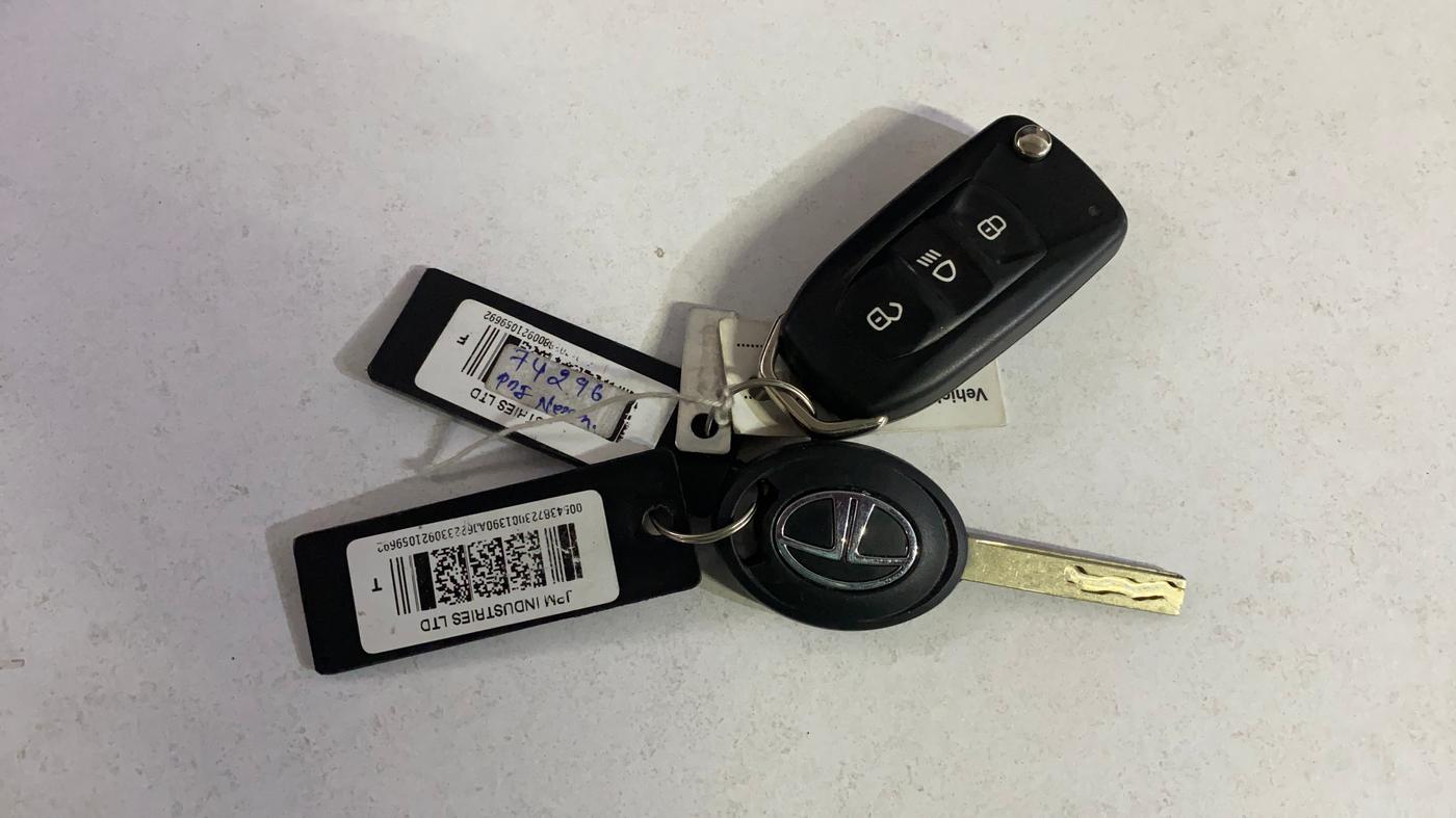 2021 Tata NEXON XMA PETROL, Petrol, Automatic, 84,055 km, Key Close Up