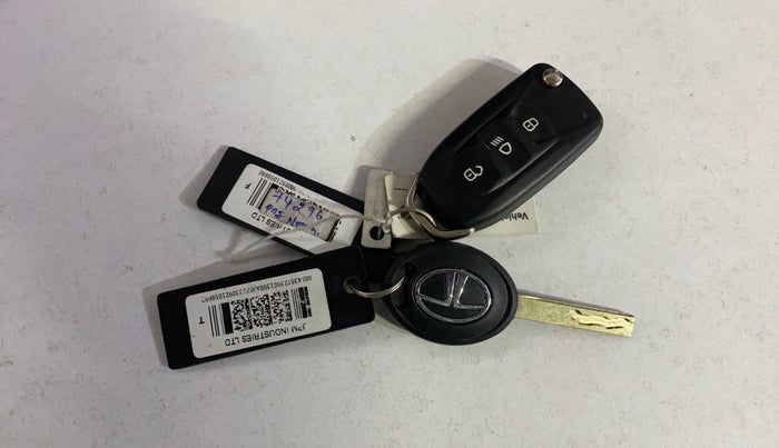 2021 Tata NEXON XMA PETROL, Petrol, Automatic, 84,055 km, Key Close Up