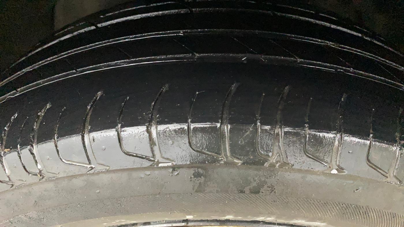 2021 Tata NEXON XMA PETROL, Petrol, Automatic, 84,055 km, Left Front Tyre Tread
