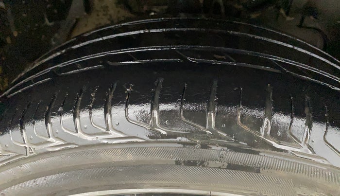 2021 Tata NEXON XMA PETROL, Petrol, Automatic, 84,055 km, Right Front Tyre Tread