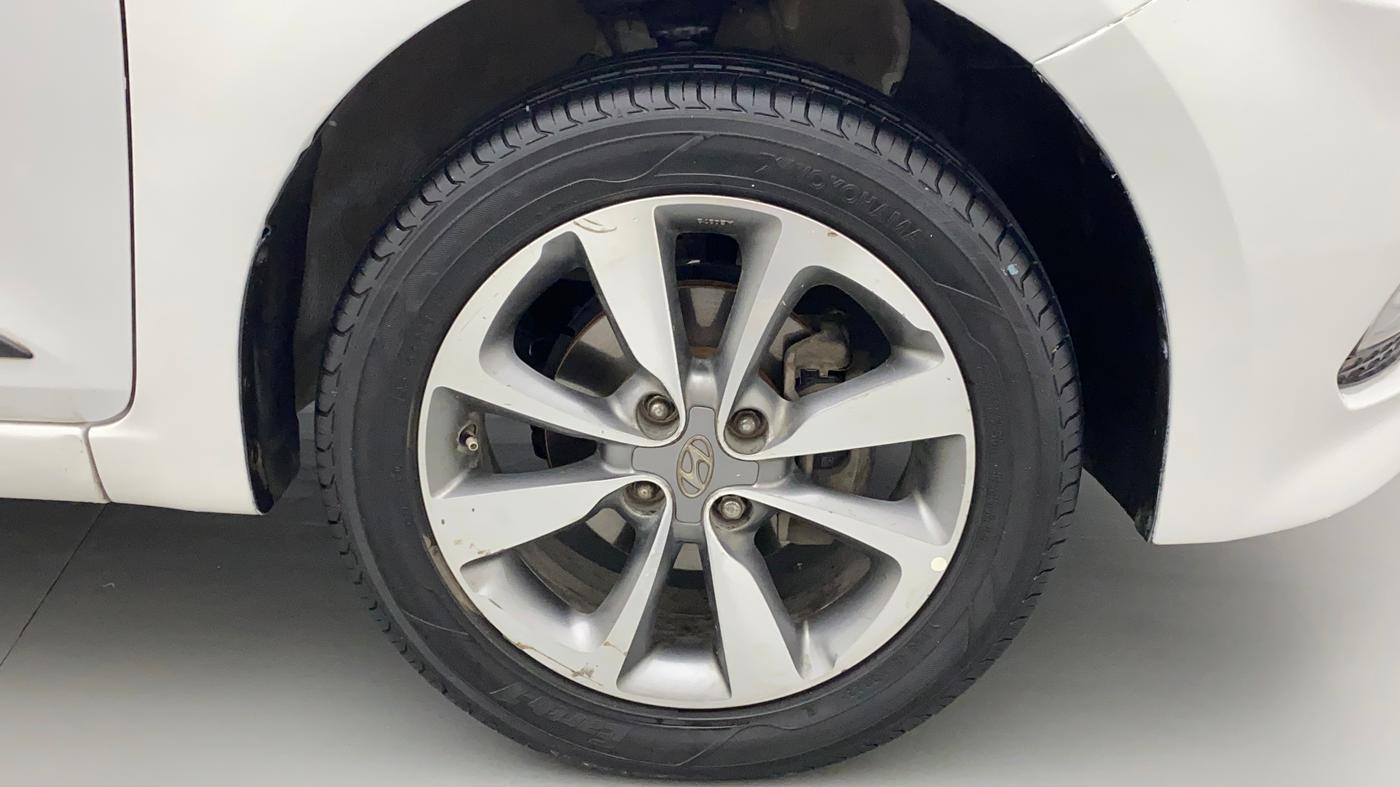 2017 Hyundai Elite i20 ASTA 1.4 CRDI (O), Diesel, Manual, 1,01,760 km, Right Front Wheel