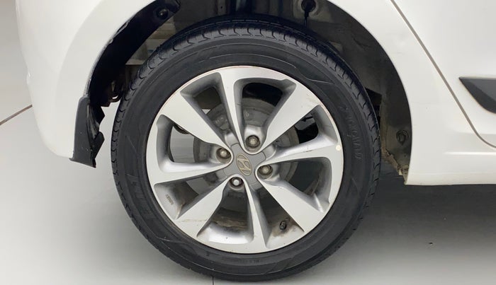 2017 Hyundai Elite i20 ASTA 1.4 CRDI (O), Diesel, Manual, 1,01,760 km, Right Rear Wheel