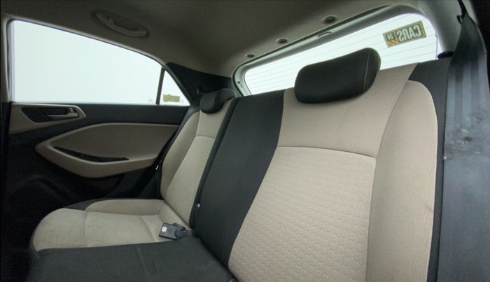 2017 Hyundai Elite i20 ASTA 1.4 CRDI (O), Diesel, Manual, 1,01,760 km, Right Side Rear Door Cabin