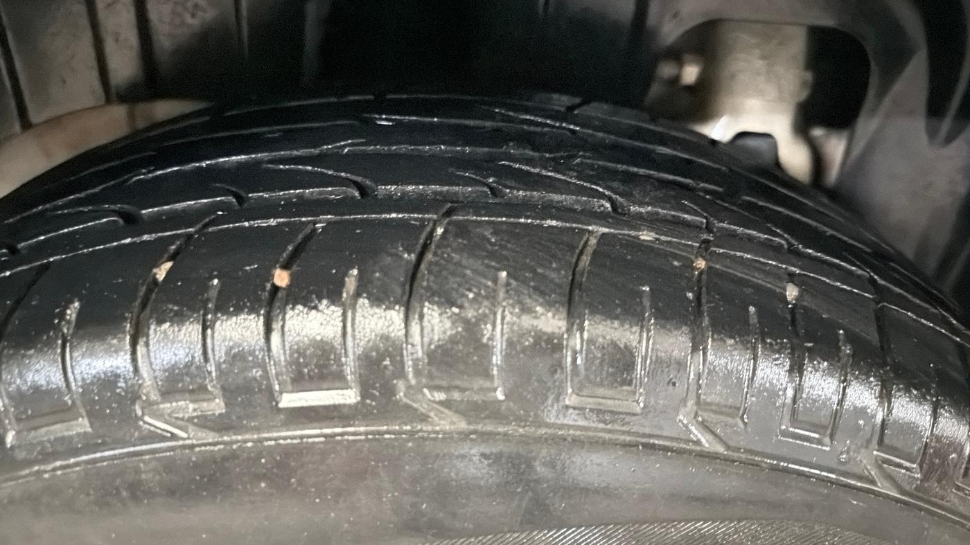2022 Mahindra XUV300 W4 1.5 DIESEL, Diesel, Manual, 39,322 km, Right Rear Tyre Tread