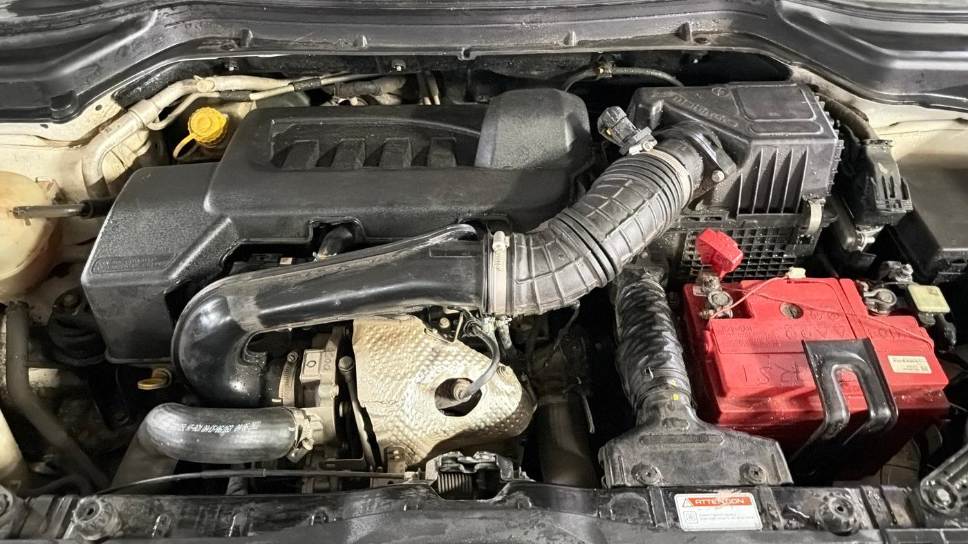 2022 Mahindra XUV300 W4 1.5 DIESEL, Diesel, Manual, 39,322 km, Engine View