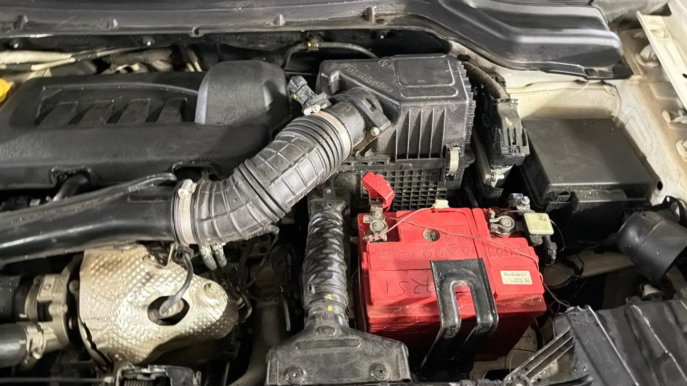 2022 Mahindra XUV300 W4 1.5 DIESEL, Diesel, Manual, 39,322 km, Engine View - Left