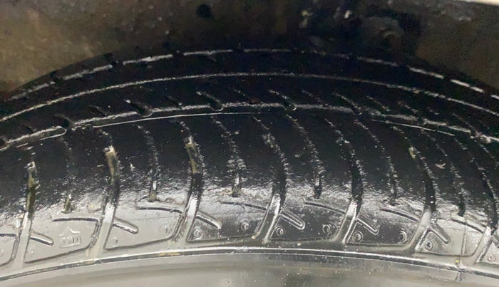 2015 Maruti Celerio VXI AMT, Petrol, Automatic, 37,506 km, Left Front Tyre Tread