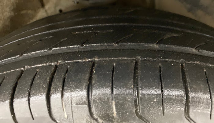 2018 Maruti IGNIS ALPHA 1.2 K12 AMT, Petrol, Automatic, 43,617 km, Right Front Tyre Tread