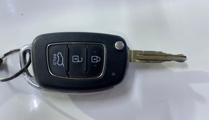2021 Hyundai VENUE S 1.2, Petrol, Manual, 24,556 km, Key Close Up