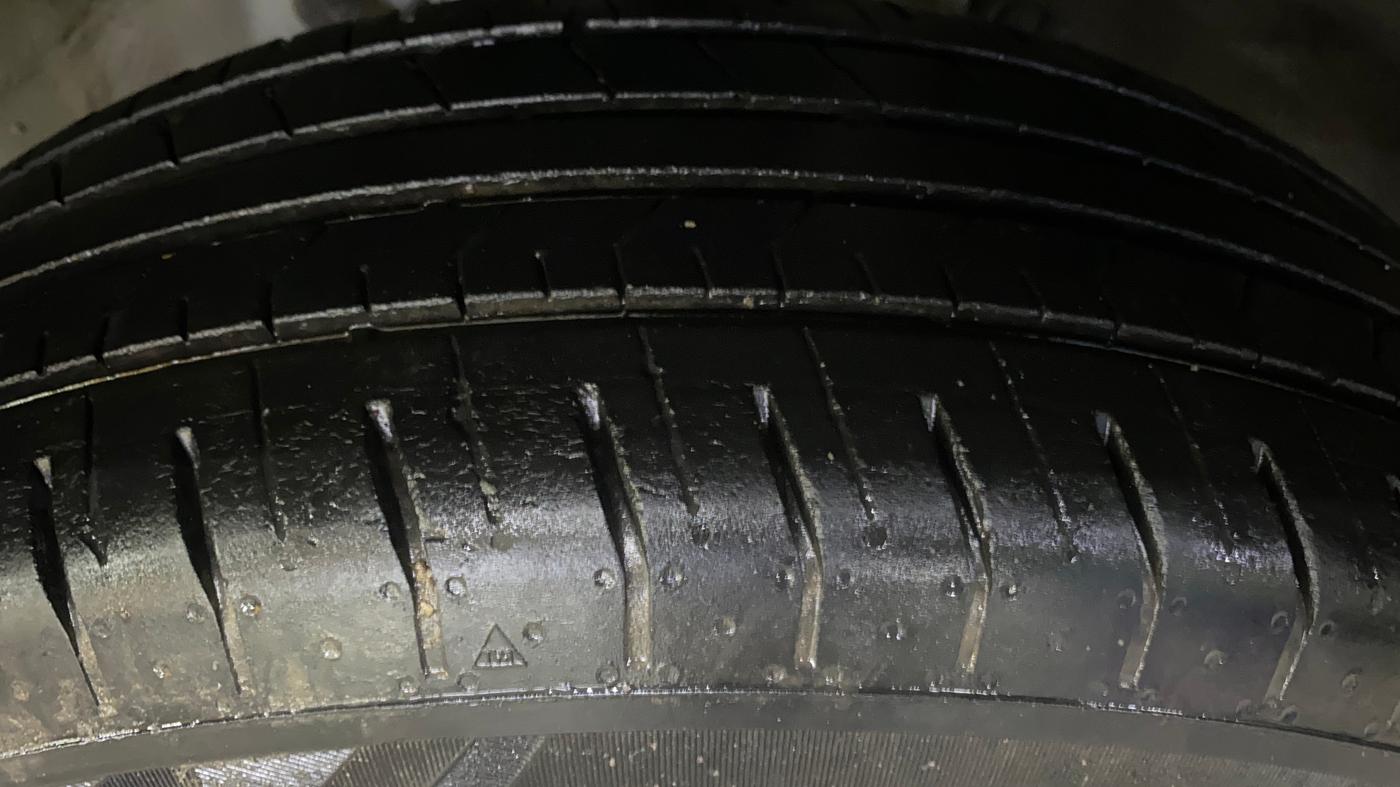 2021 Hyundai VENUE S 1.2, Petrol, Manual, 24,556 km, Right Front Tyre Tread