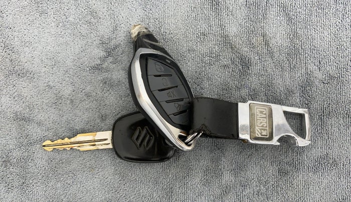 2015 Maruti Alto K10 LXI CNG, CNG, Manual, 74,358 km, Key Close Up