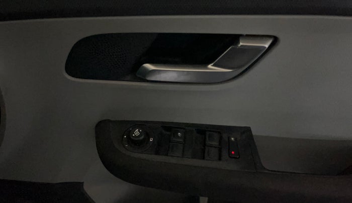 2020 Tata ALTROZ XZ PETROL, Petrol, Manual, 14,493 km, Driver Side Door Panels Control