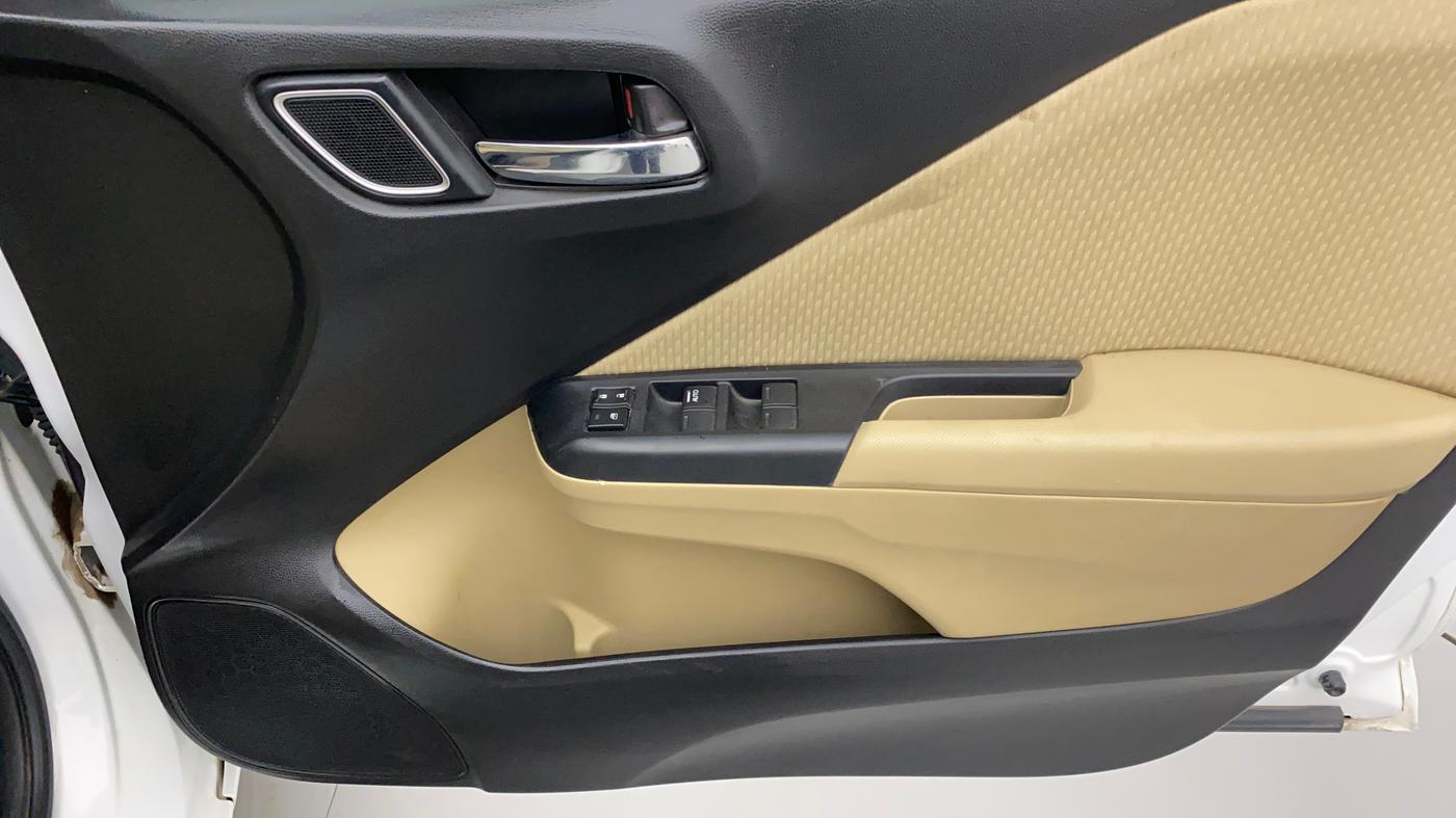 2022 Honda City 1.5L I-VTEC V MT 4TH GEN, Petrol, Manual, 14,900 km, Driver Side Door Panels Control