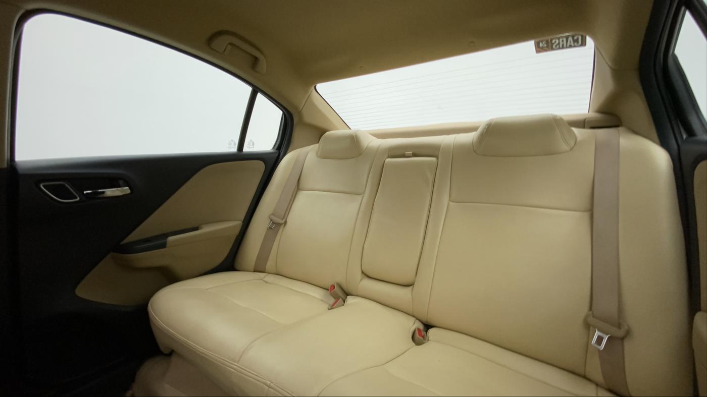 2022 Honda City 1.5L I-VTEC V MT 4TH GEN, Petrol, Manual, 14,900 km, Right Side Rear Door Cabin