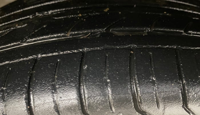 2018 Tata Tiago XT DIESEL, Diesel, Manual, 99,649 km, Left Front Tyre Tread