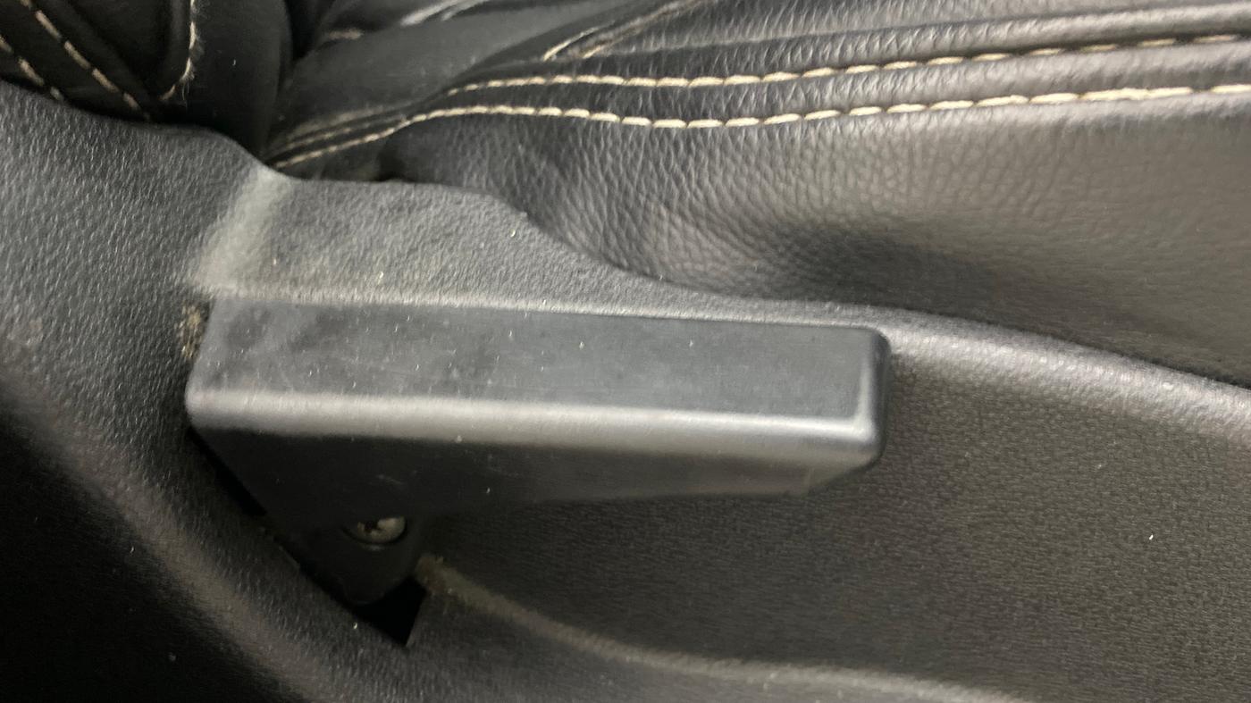 2018 Tata Tiago XT DIESEL, Diesel, Manual, 99,649 km, Driver Side Adjustment Panel