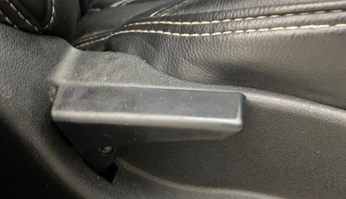 2018 Tata Tiago XT DIESEL, Diesel, Manual, 99,649 km, Driver Side Adjustment Panel