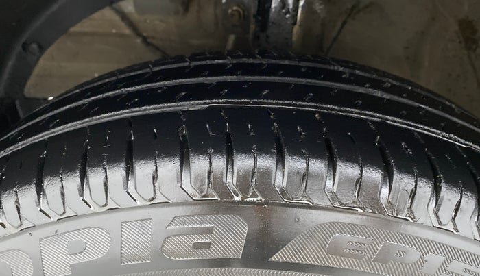 2020 Maruti Swift VXI, Petrol, Manual, 22,481 km, Left Front Tyre Tread