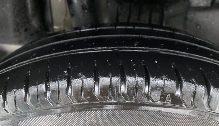 2020 Maruti Swift VXI, Petrol, Manual, 22,481 km, Right Rear Tyre Tread