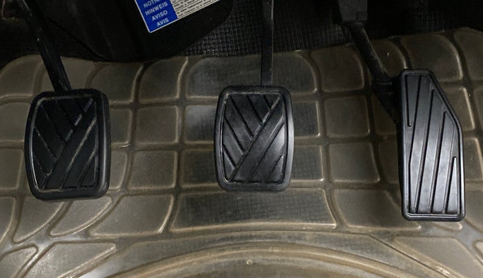 2020 Maruti Swift VXI, Petrol, Manual, 22,481 km, Pedals