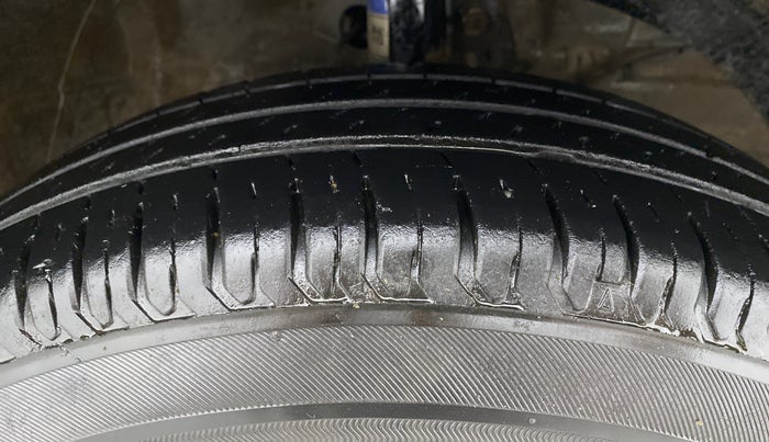 2020 Maruti Swift VXI, Petrol, Manual, 22,481 km, Right Front Tyre Tread