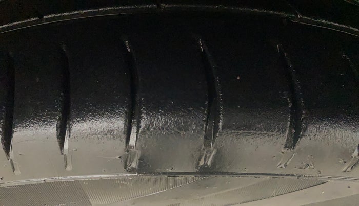 2018 Maruti Swift ZDI AMT, Diesel, Automatic, 97,167 km, Right Front Tyre Tread