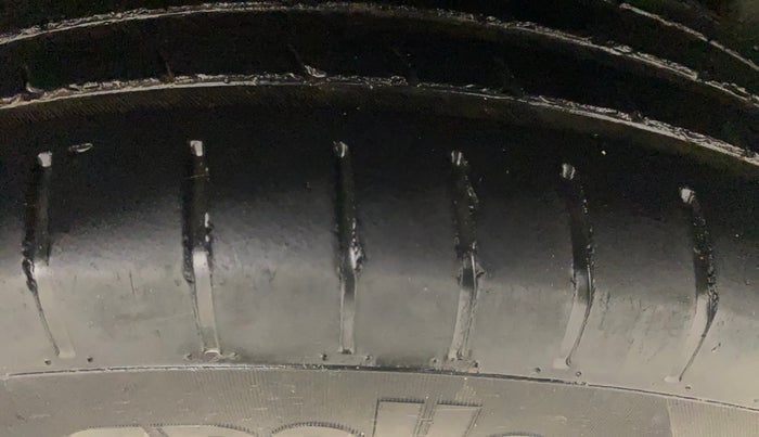 2018 Maruti Swift ZDI AMT, Diesel, Automatic, 97,167 km, Left Rear Tyre Tread