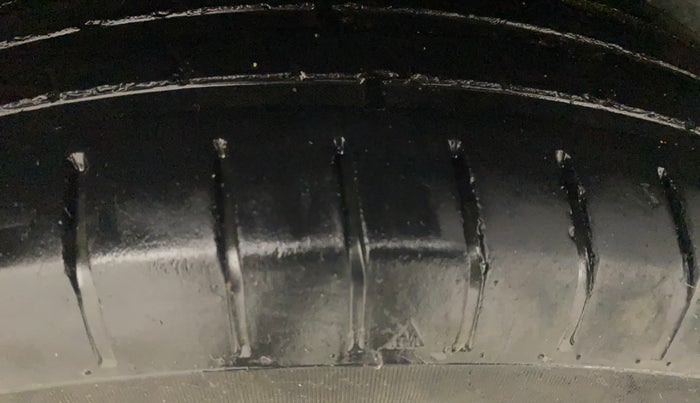 2018 Maruti Swift ZDI AMT, Diesel, Automatic, 97,167 km, Right Rear Tyre Tread