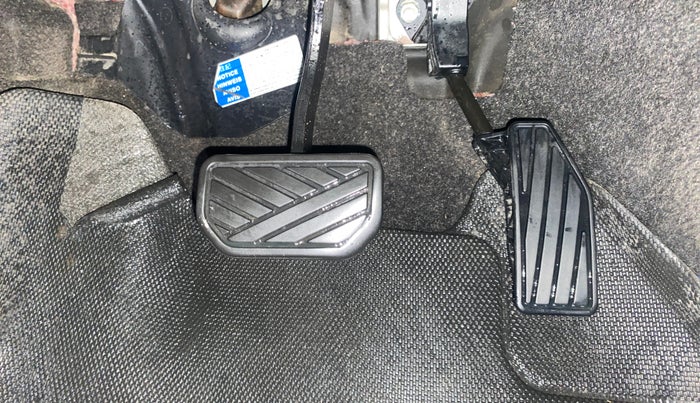 2018 Maruti Swift ZDI AMT, Diesel, Automatic, 97,167 km, Pedals