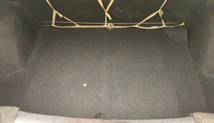 2016 Maruti Swift Dzire ZXI, Petrol, Manual, 66,313 km, Boot Inside