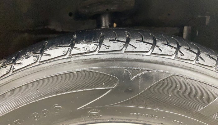 2016 Maruti Swift Dzire ZXI, Petrol, Manual, 66,313 km, Right Front Tyre Tread