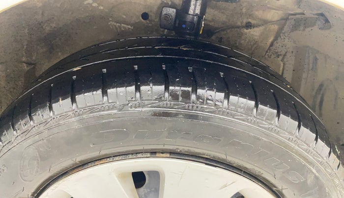 2018 Maruti Ertiga VXI, Petrol, Manual, 75,673 km, Right Front Tyre Tread