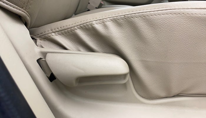 2018 Maruti Ertiga VXI, Petrol, Manual, 75,673 km, Driver Side Adjustment Panel