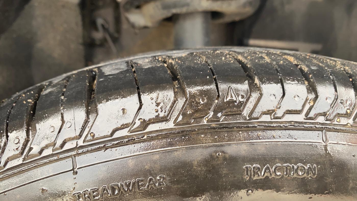 2023 Tata PUNCH ACCOMPLISHED AMT, Petrol, Automatic, 5,147 km, Right Front Tyre Tread