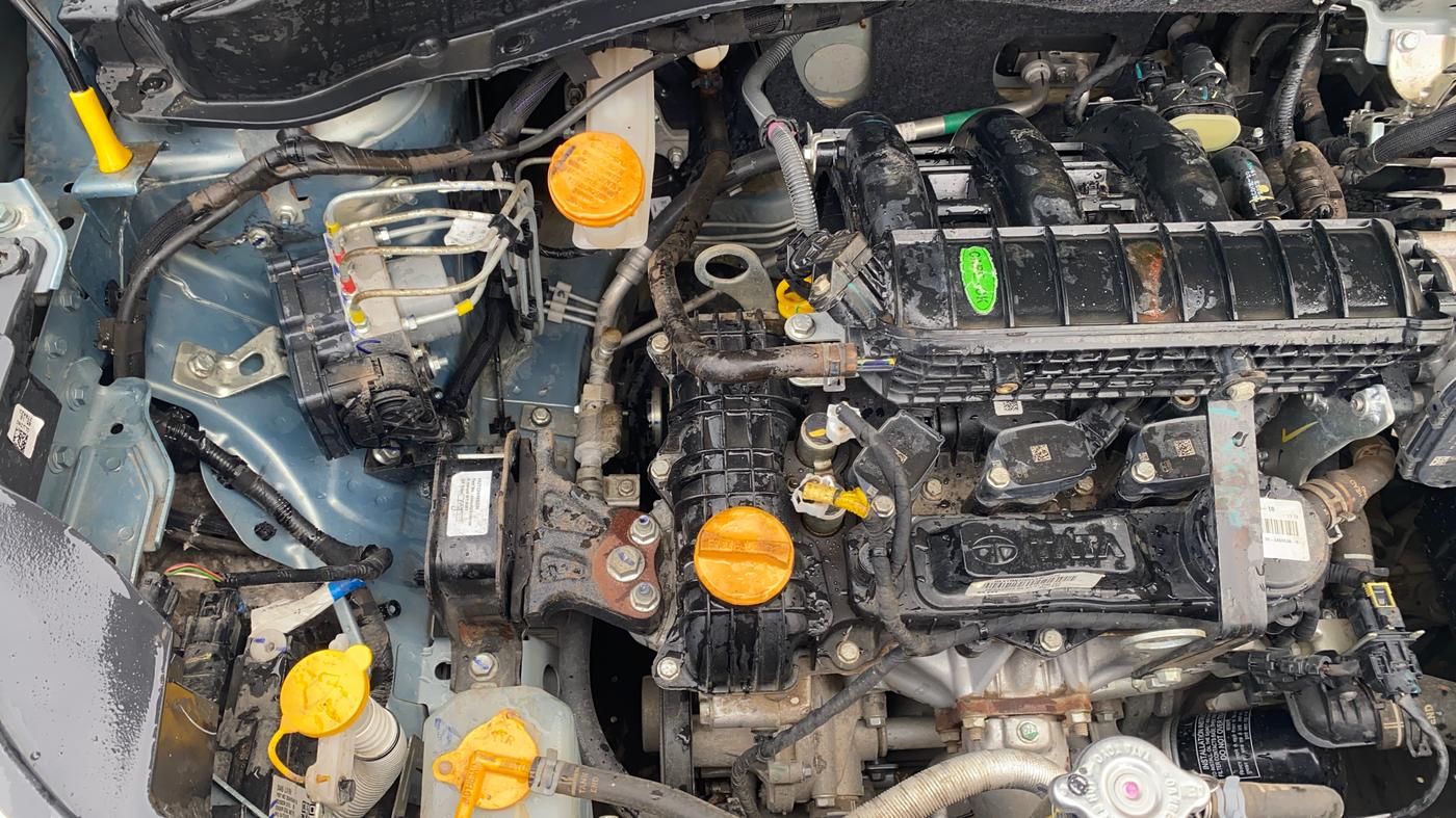 2023 Tata PUNCH ACCOMPLISHED AMT, Petrol, Automatic, 5,147 km, Engine View - Right