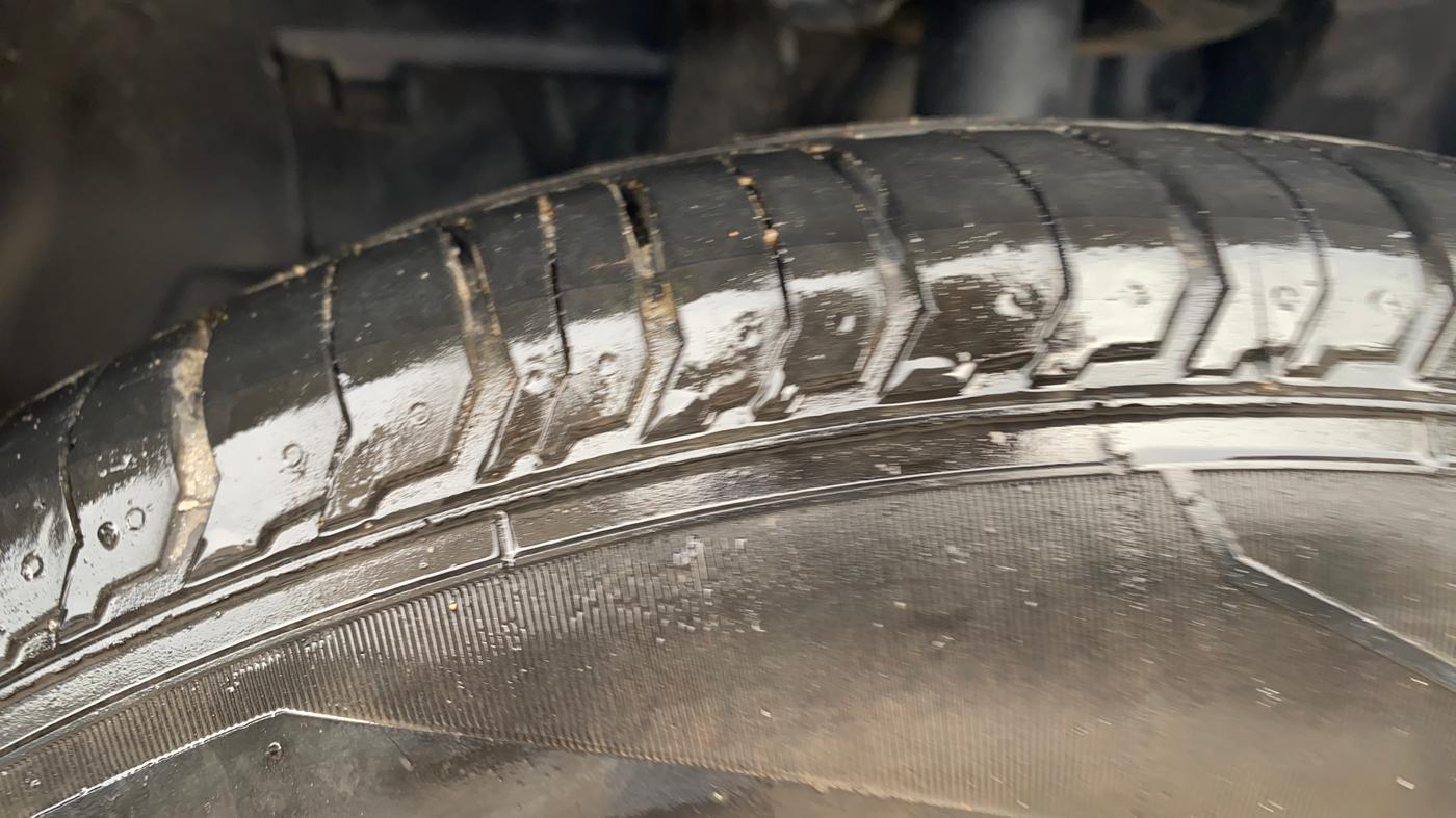 2023 Tata PUNCH ACCOMPLISHED AMT, Petrol, Automatic, 5,147 km, Left Front Tyre Tread