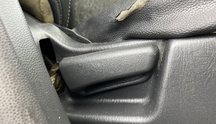 2015 Maruti Alto K10 VXI, Petrol, Manual, 66,115 km, Driver Side Adjustment Panel