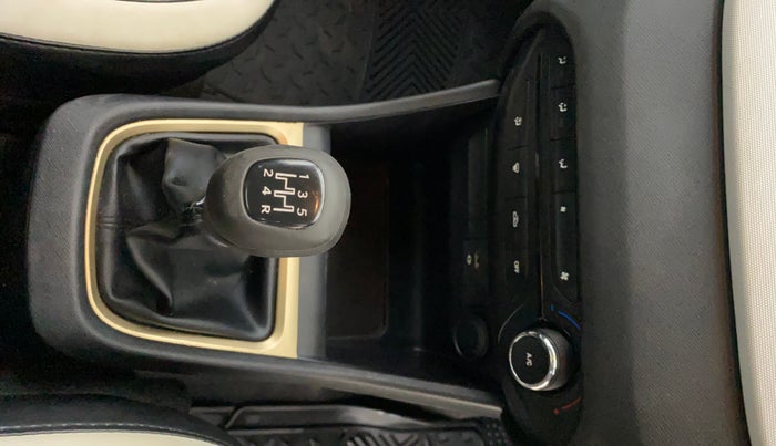 2023 Tata PUNCH ACCOMPLISHED MT, Petrol, Manual, 40,199 km, Gear Lever