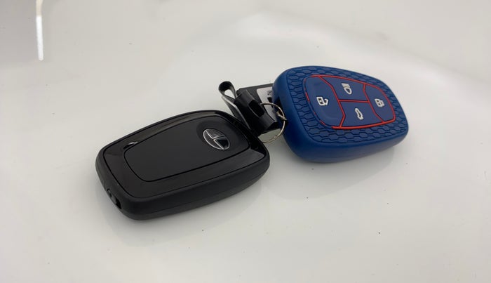 2023 Tata PUNCH ACCOMPLISHED MT, Petrol, Manual, 40,199 km, Key Close Up