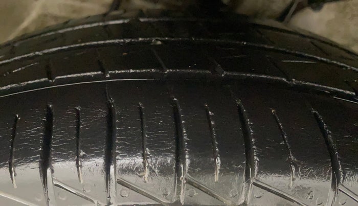 2020 Maruti Alto VXI, Petrol, Manual, 22,949 km, Right Front Tyre Tread