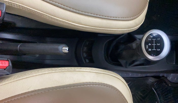 2016 Maruti Wagon R 1.0 VXI, Petrol, Manual, 43,312 km, Gear Lever