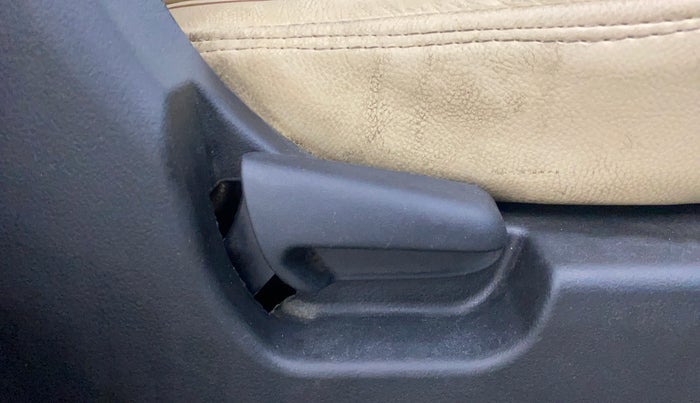 2016 Maruti Wagon R 1.0 VXI, Petrol, Manual, 43,312 km, Driver Side Adjustment Panel