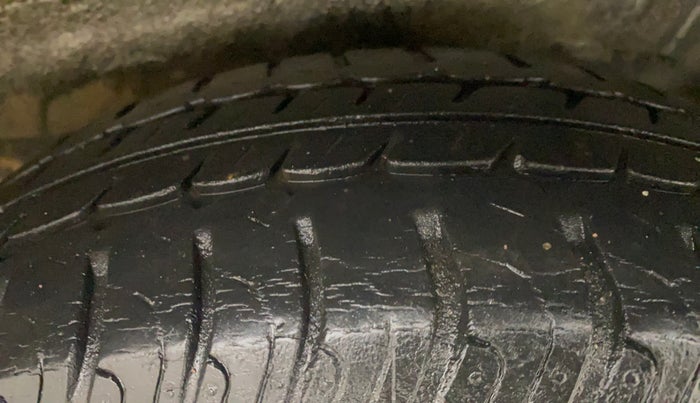 2016 Maruti Wagon R 1.0 VXI, Petrol, Manual, 43,312 km, Left Rear Tyre Tread
