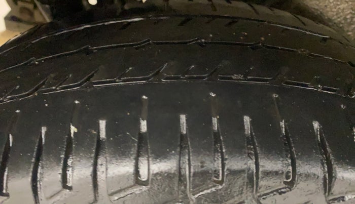 2016 Maruti Wagon R 1.0 VXI, Petrol, Manual, 43,312 km, Right Rear Tyre Tread